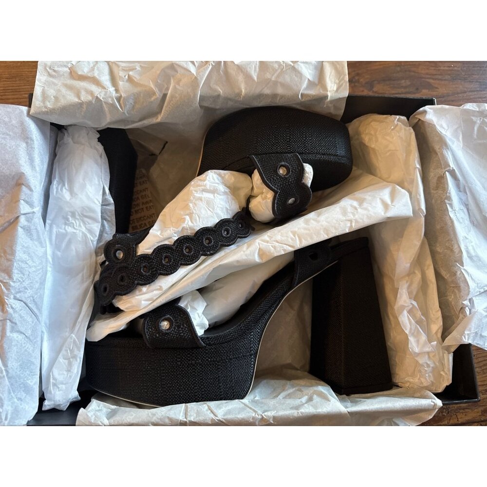 Larroudé Dolly Broderie Sandals Womens Size 10 US Black New In Box